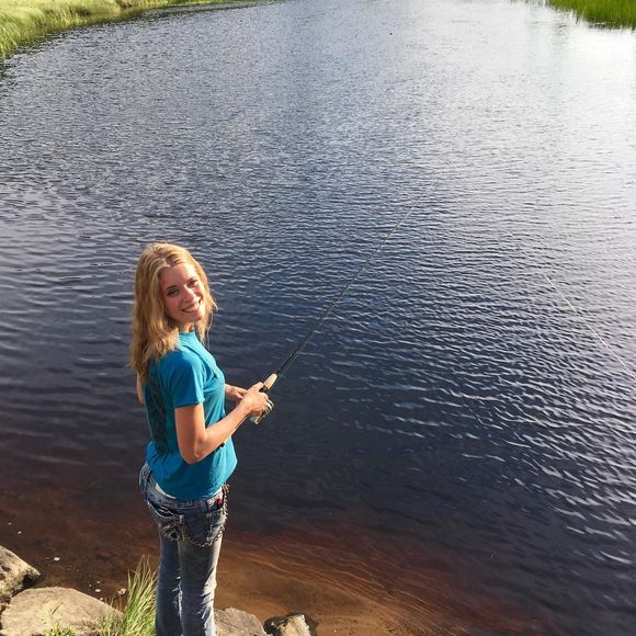 Meet your Posher, Sabrina - Picture 1 of 1